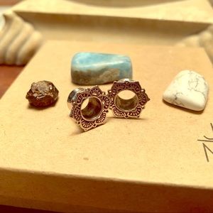 Tawapa Silver Lotus Eyelets🖤